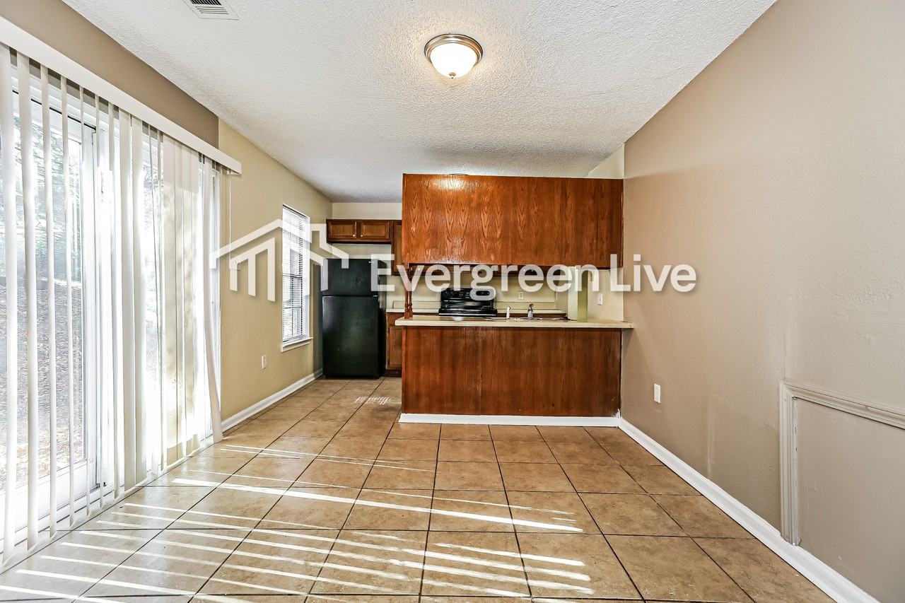 2906 Elam St - Photo 6 of 16