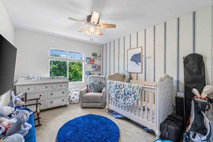 318 Se 23rd Ave - Photo 7 of 15