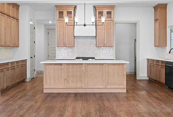 2033 Angler Dr - Photo 2 of 23