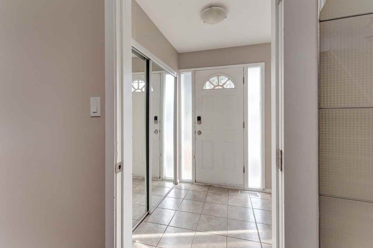 4324 114 Street Northwest - Photo 6 of 42