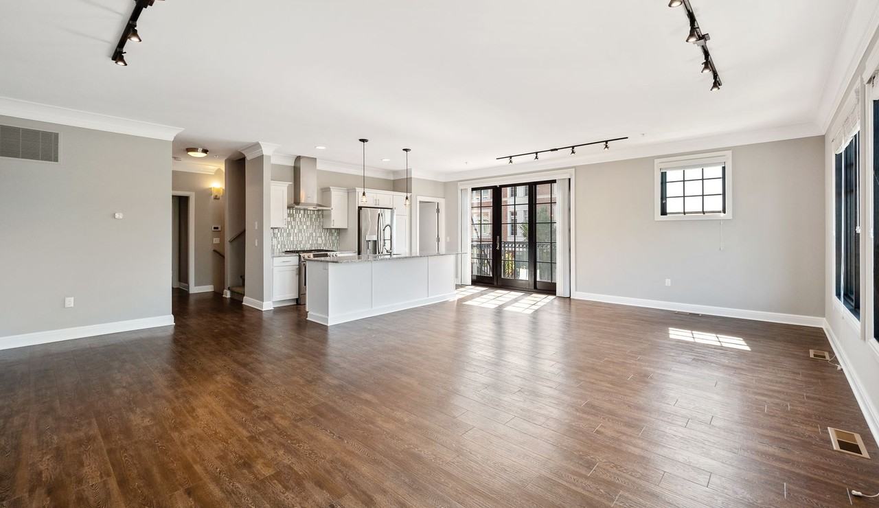 IRONGATE RESIDENCES OF BIRMINGHAM - Photo 7 of 50