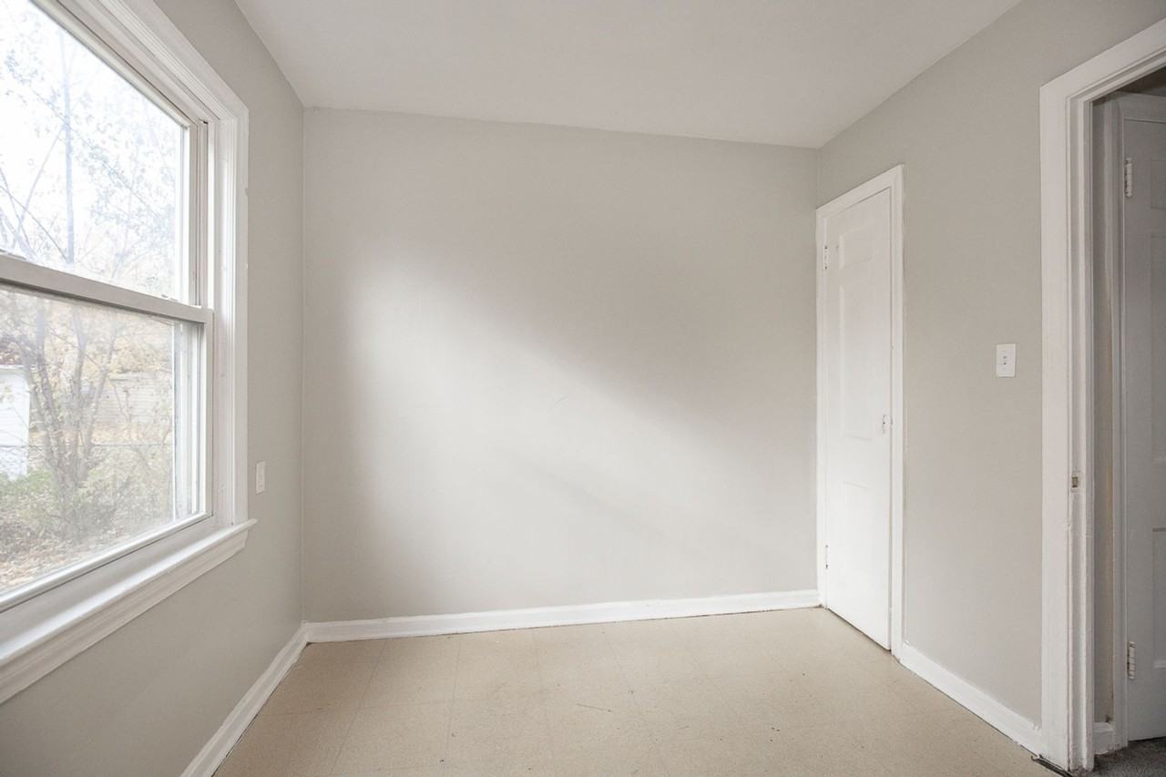 12205 Marne Ave - Photo 6 of 23