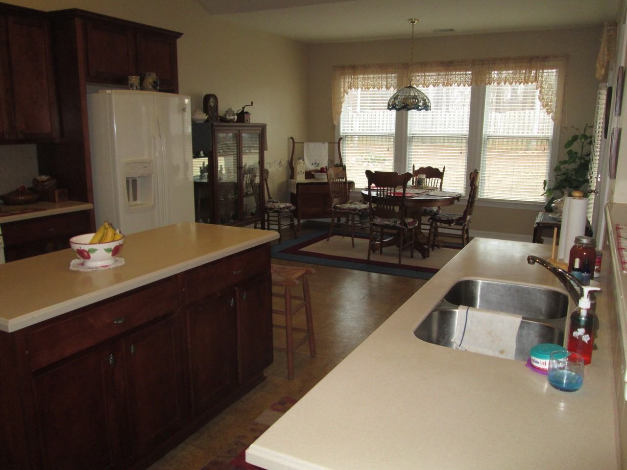 10 Colonial Ct - Photo 2 of 17