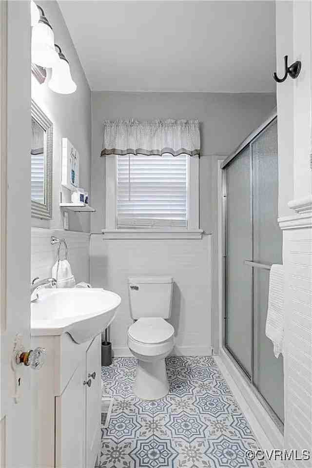 Charming 2-bedroom 1 bath - Photo 6 of 10