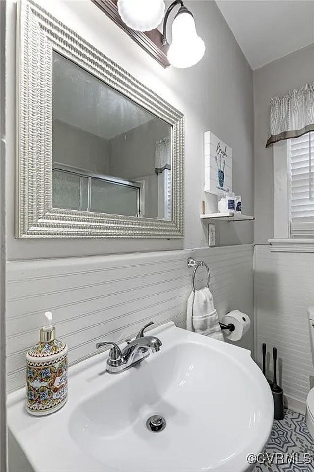 Charming 2-bedroom 1 bath - Photo 7 of 10