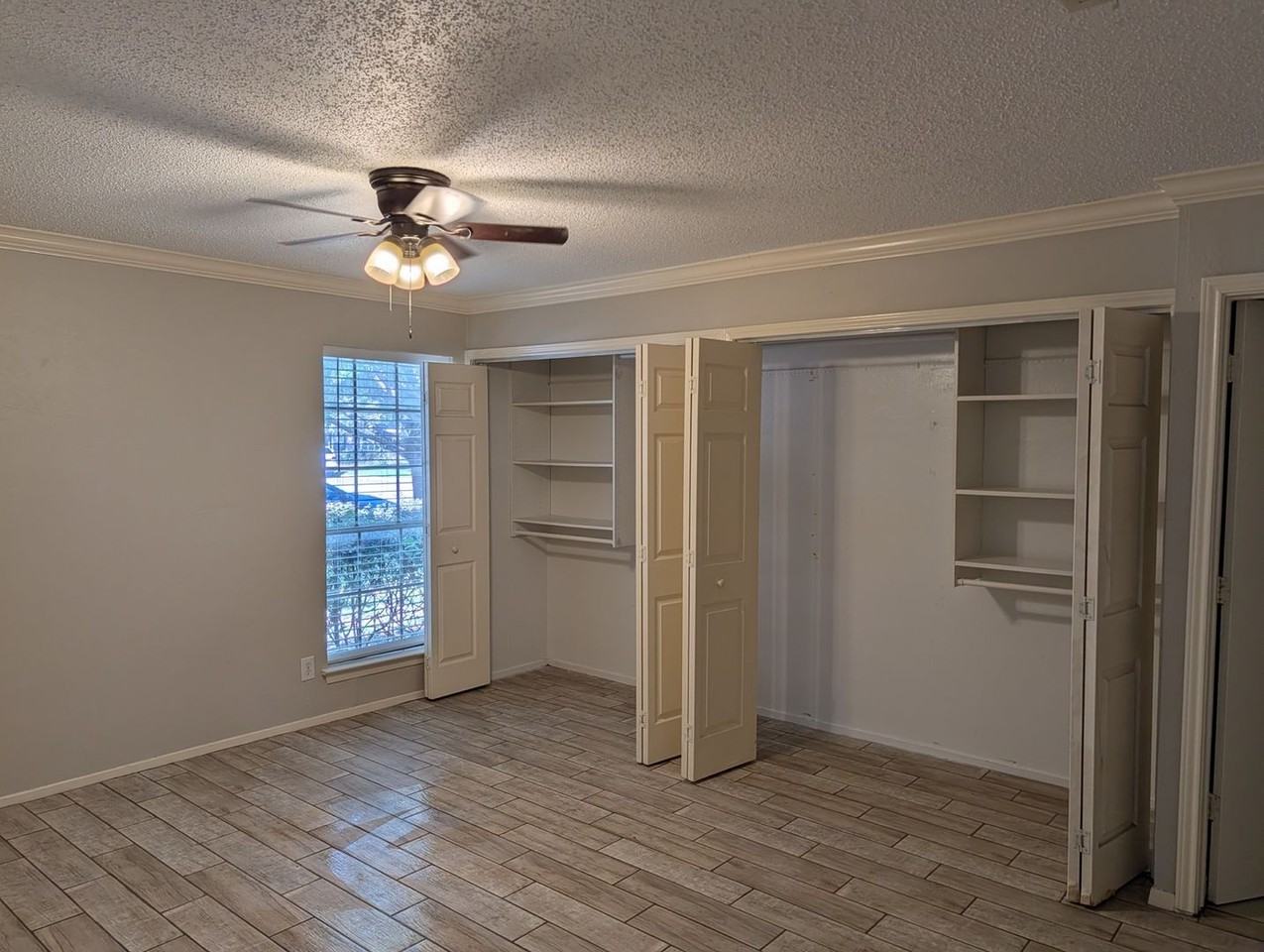 4304 Segura Ct N - Photo 2 of 10