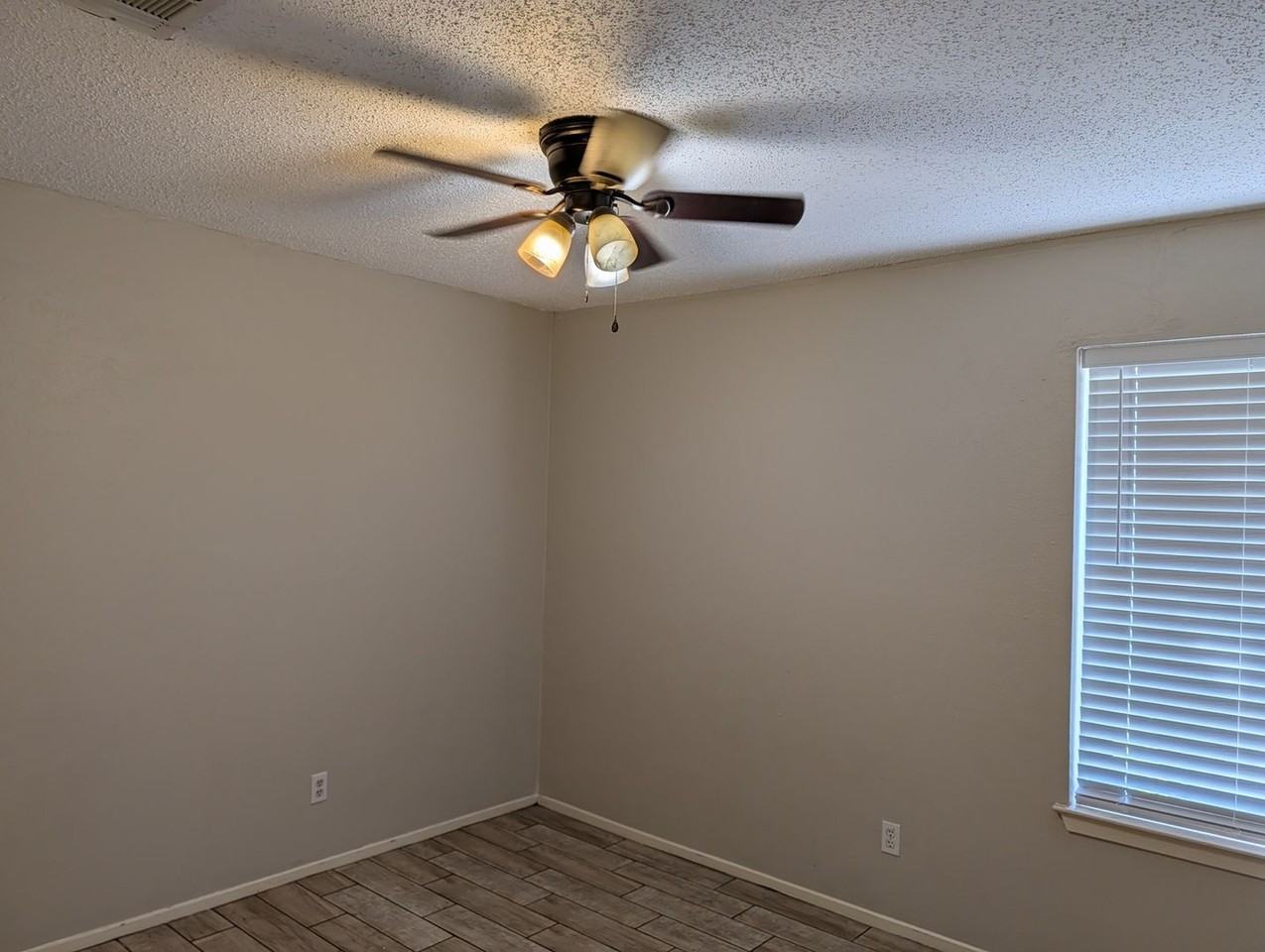 4304 Segura Ct N - Photo 3 of 10