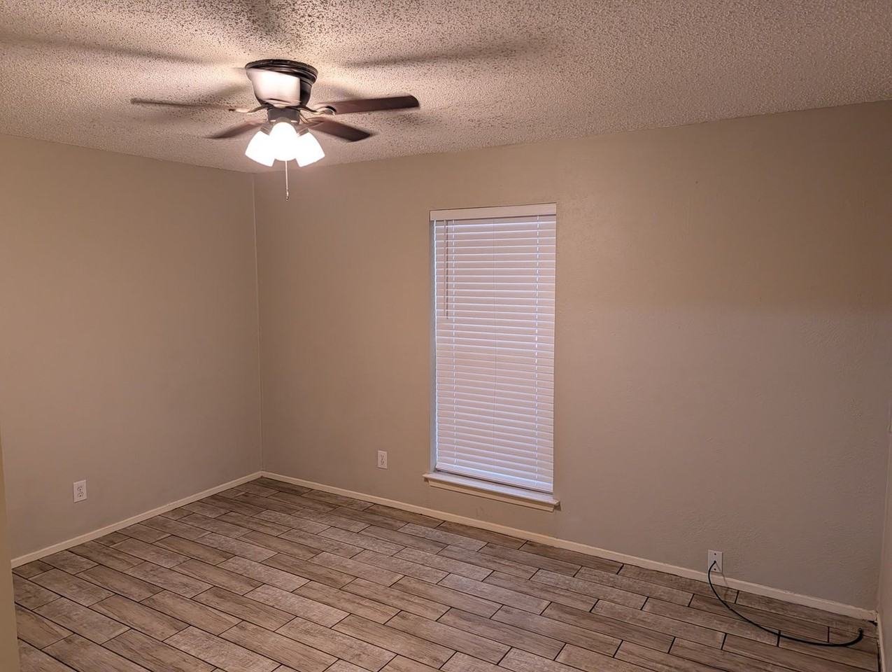 4304 Segura Ct N - Photo 4 of 10