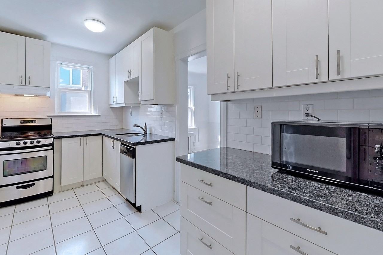 1747 Bayview Avenue #2nd Floor - Photo 3 of 30