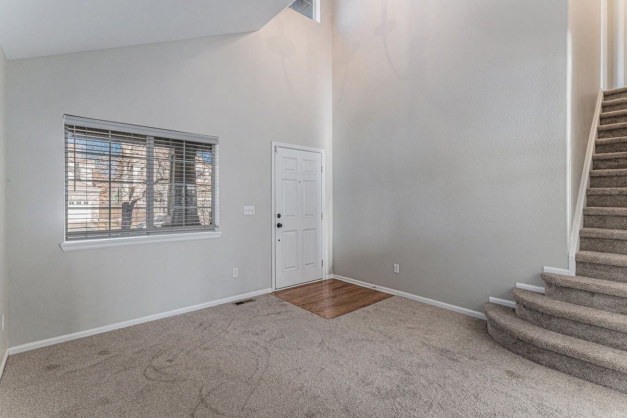 7437 S Memphis St - Photo 6 of 21