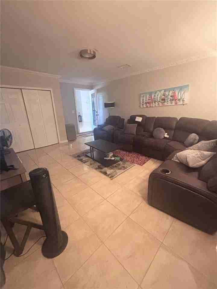 977 Alsace Dr - Photo 3 of 14