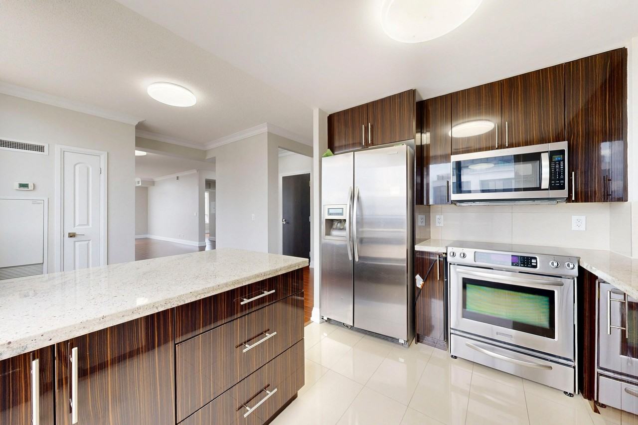 55 De Boers Drive - Photo 4 of 57