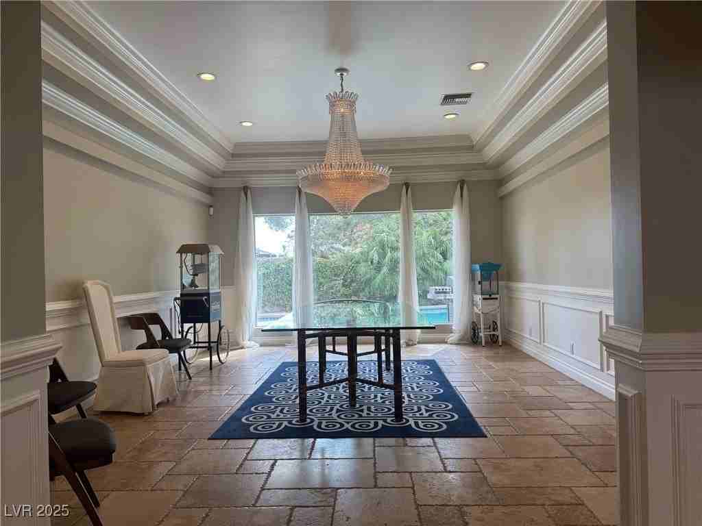 3160 Bel Air Drive - Photo 5 of 40