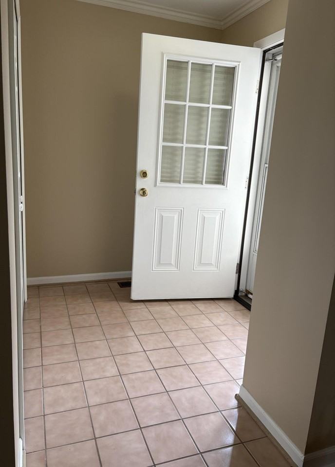 37403 Stonegate Cir - Photo 3 of 20