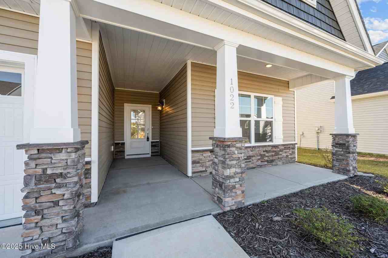 1022 Terraces Ln - Photo 2 of 34