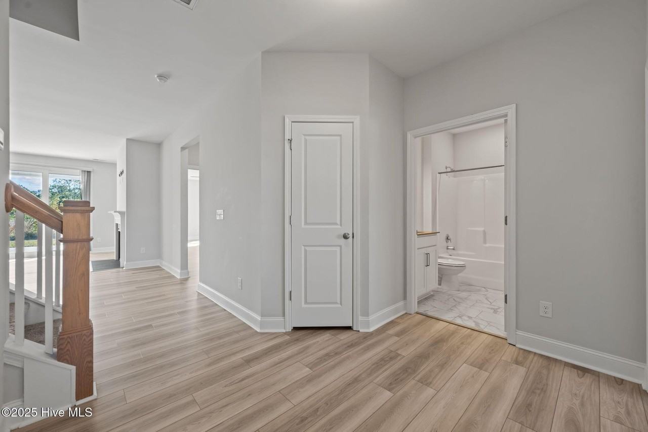 1022 Terraces Ln - Photo 4 of 34