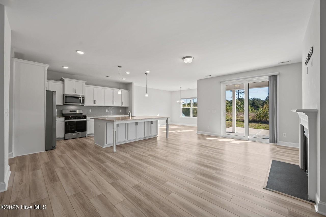 1022 Terraces Ln - Photo 6 of 34