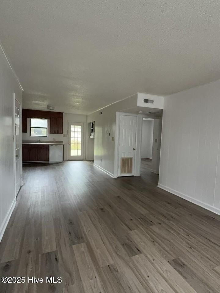 216 Zack Cir Apt B #B - Photo 3 of 10