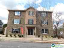 1513 Maple St Apt 302 #302 - Photo 1 of 1