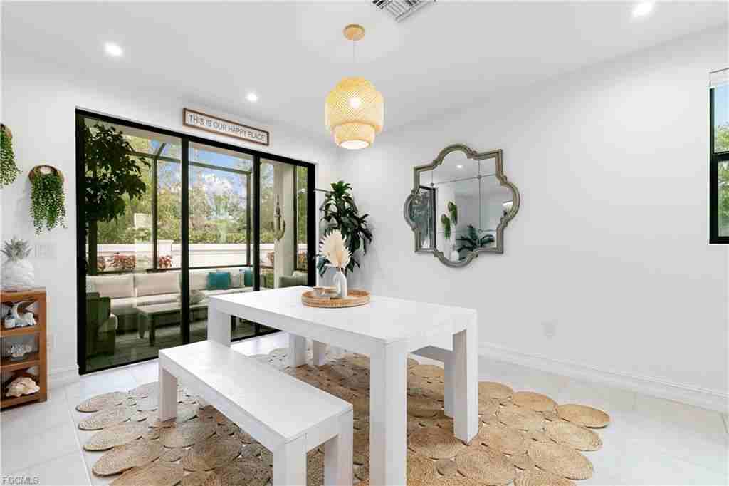 7578 Rockefeller Dr - Photo 5 of 8