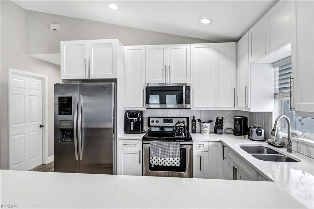 851 102nd Ave N - Photo 3 of 8