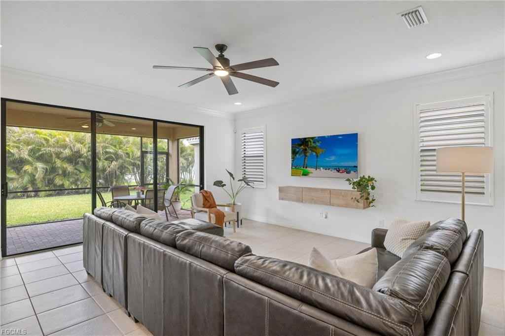 10099 Windy Pointe Ct - Photo 3 of 8