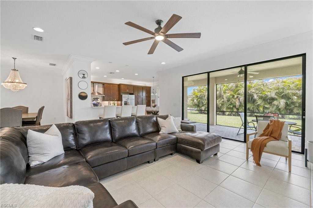 10099 Windy Pointe Ct - Photo 4 of 8