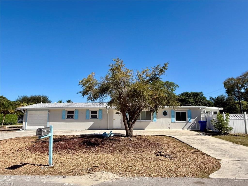 2990 10th St N - Photo 2 of 8