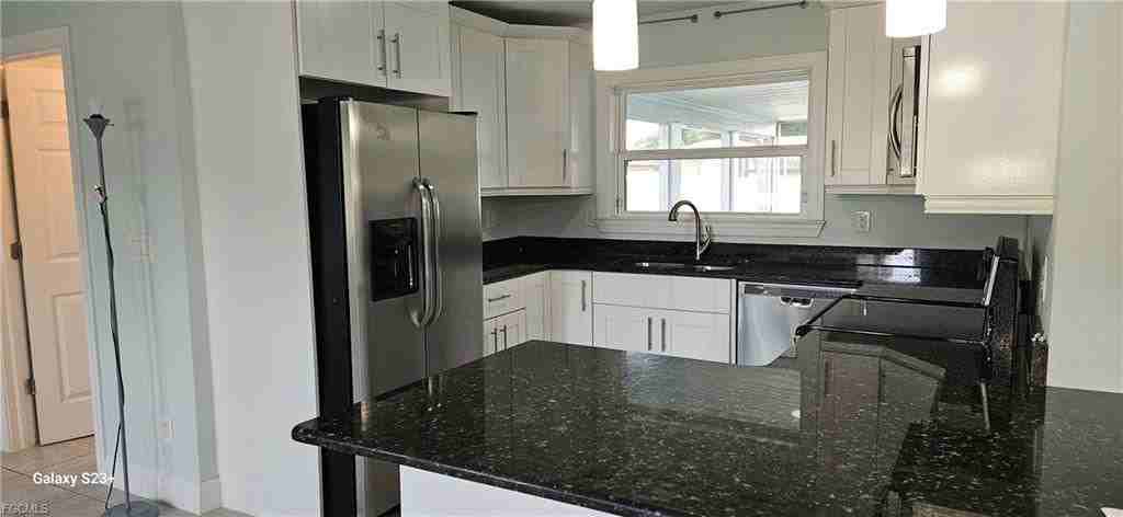 1626 Grace Ave - Photo 5 of 8