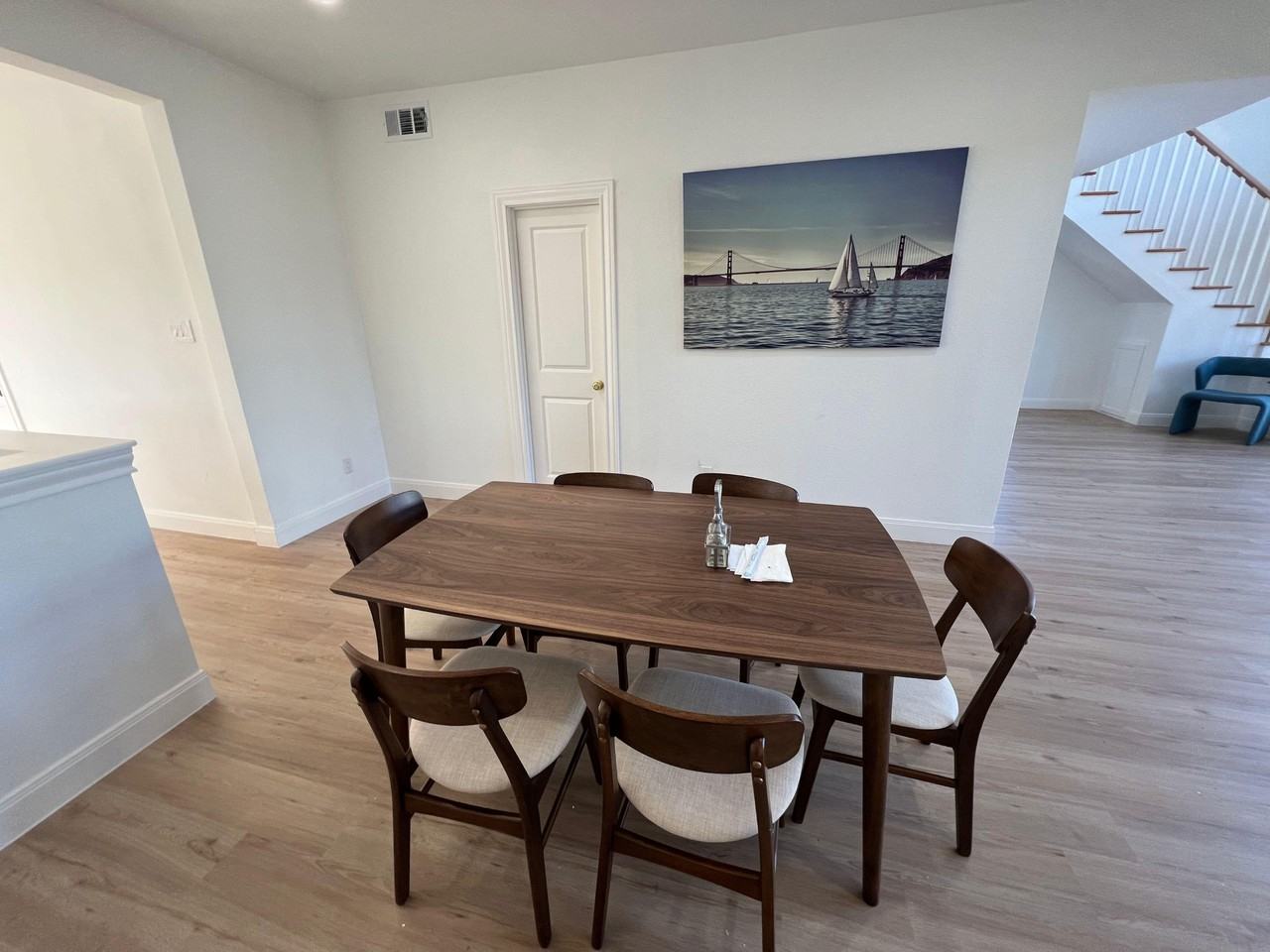 Narcissus Road - Photo 7 of 10