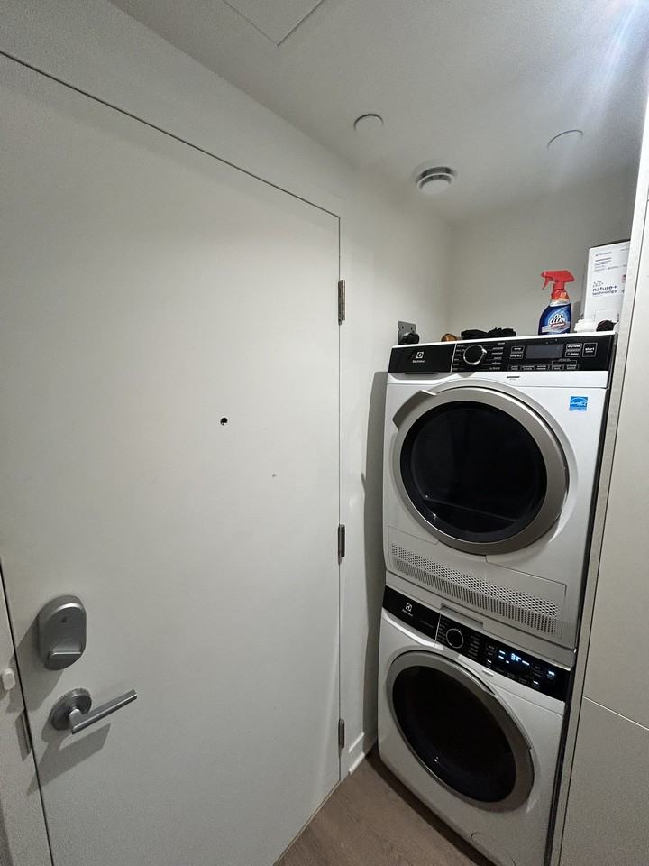 360 Rue Mayor - Photo 2 of 8