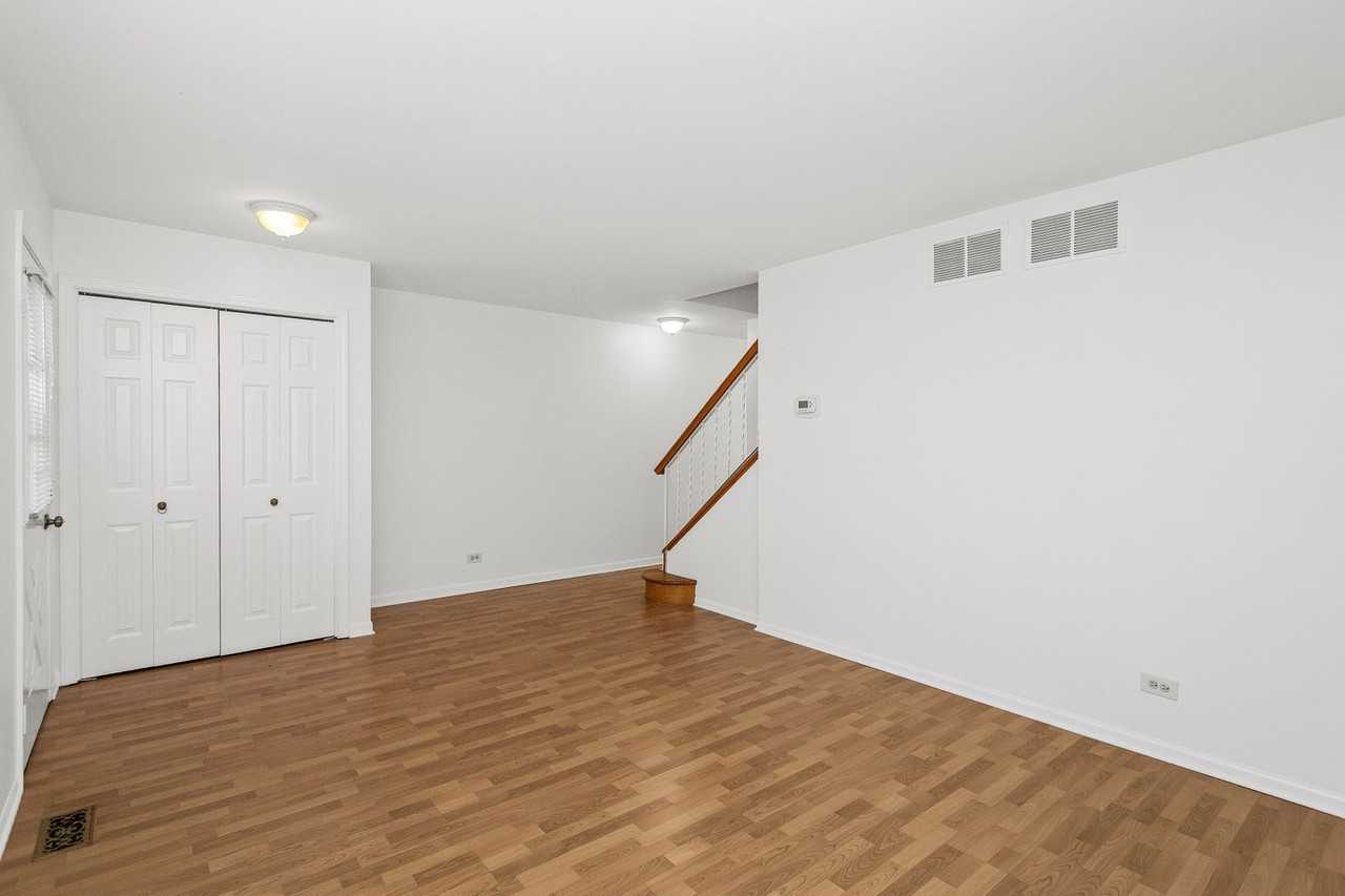 2122 Rugen Rd #C - Photo 3 of 19