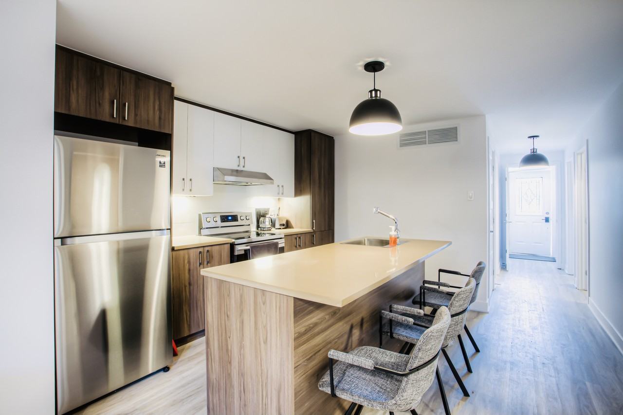 6297 Rue Beaulieu #6297 - Photo 2 of 14