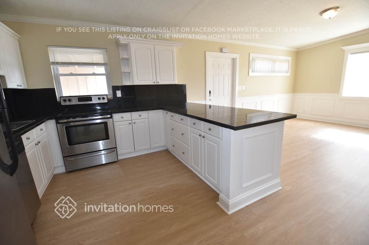 3317 Southwest 15th Court - Photo 5 of 17