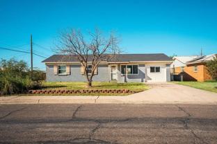 401 Woodcrest Dr - Photo 1 of 1