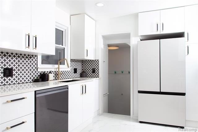 640 Wordsworth St - Photo 2 of 38