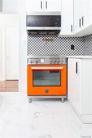 640 Wordsworth St - Photo 6 of 38