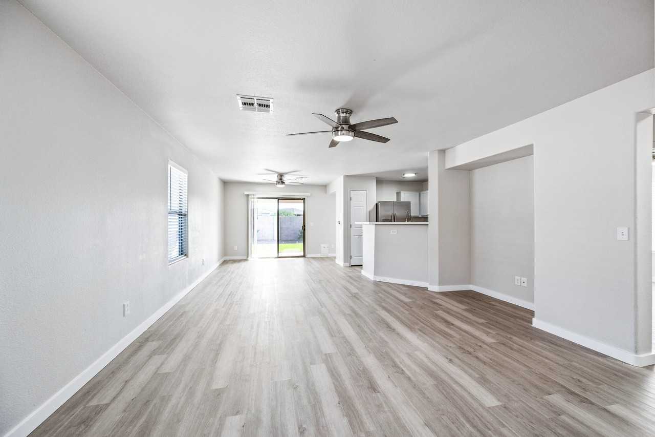 2051 West Kristina Avenue - Photo 2 of 22