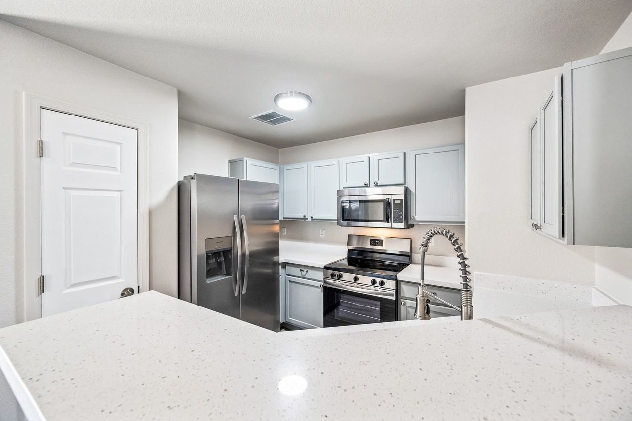 2051 West Kristina Avenue - Photo 6 of 22