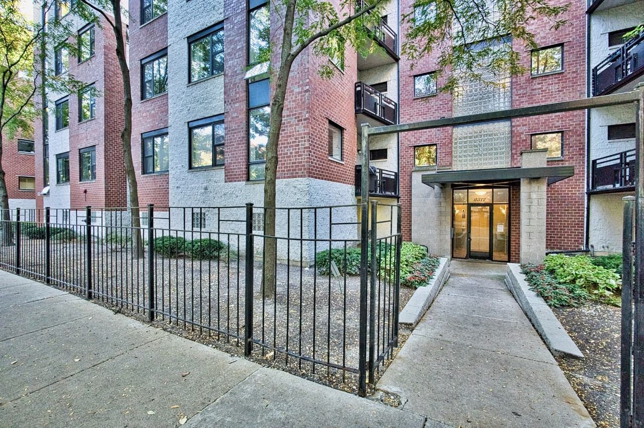 2317 West Wolfram Street ##515 - Photo 2 of 35