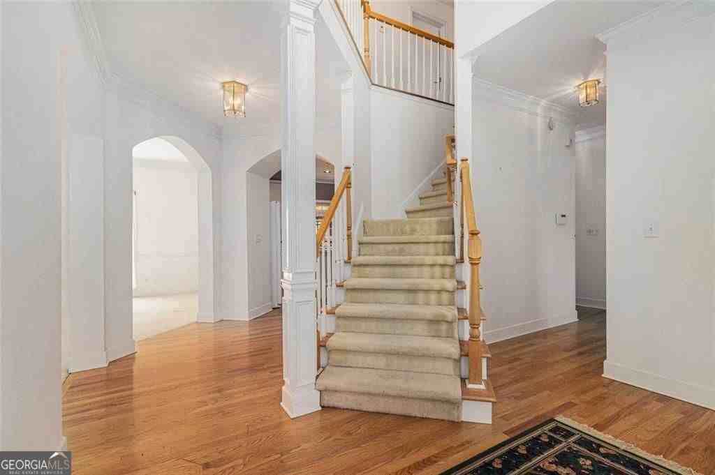 2653 Danforth Ln - Photo 3 of 30