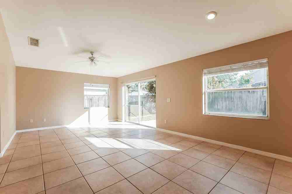 1040 Shale Trail St - Photo 3 of 16