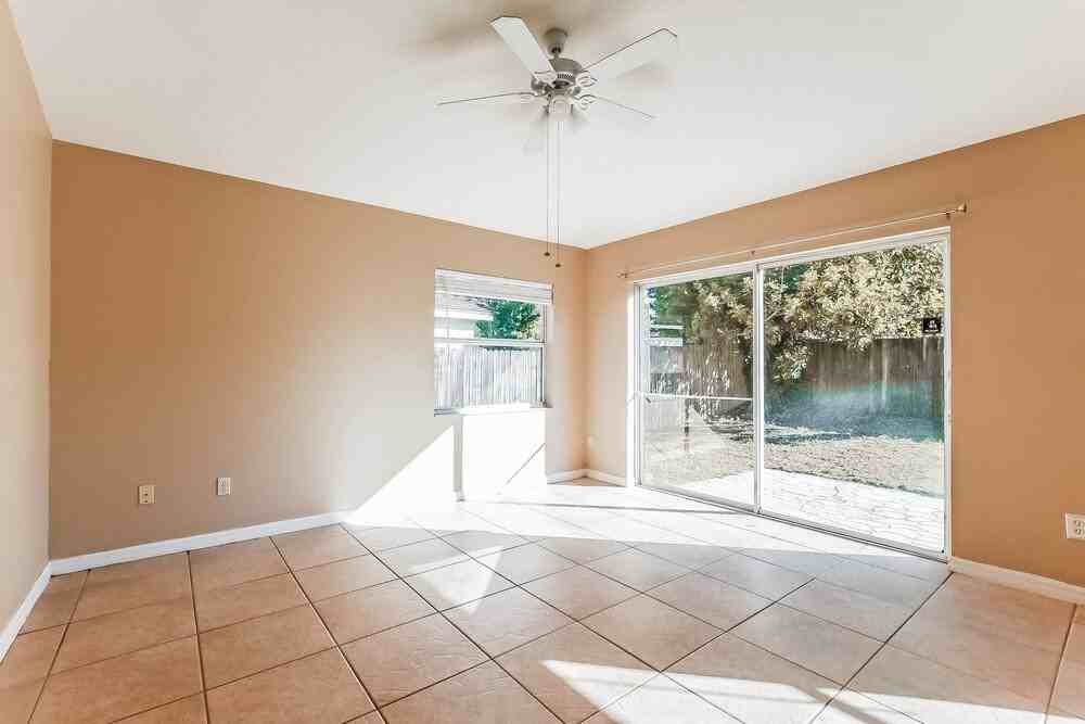 1040 Shale Trail St - Photo 5 of 16