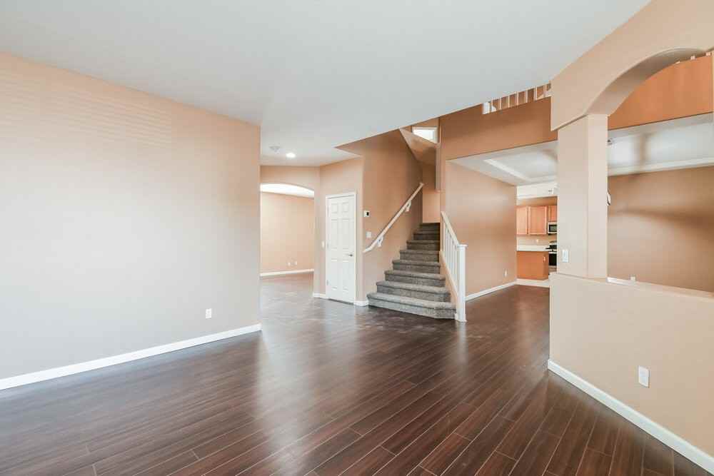 10047 E Lakeview Ave - Photo 4 of 17