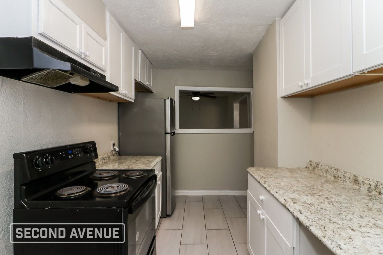 5911 Kenilwood Dr - Photo 6 of 27