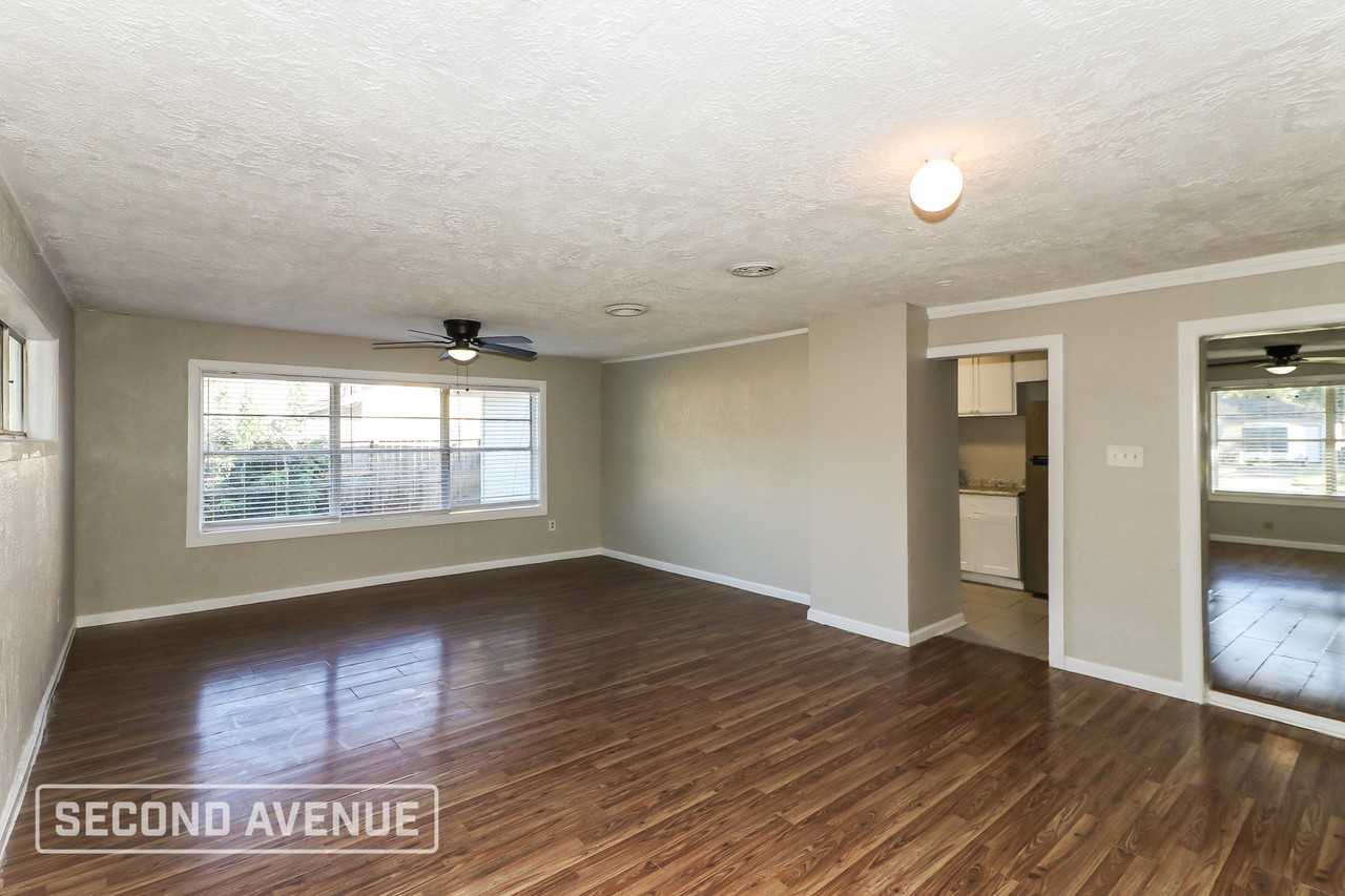 5911 Kenilwood Dr - Photo 7 of 27