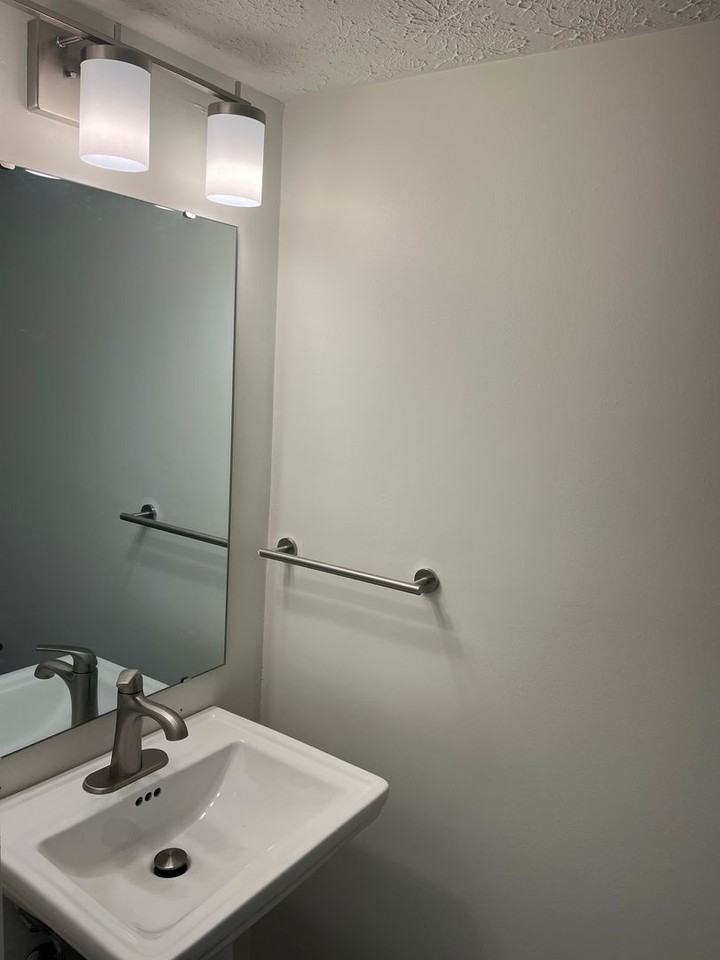 Charlton Square - Photo 5 of 36