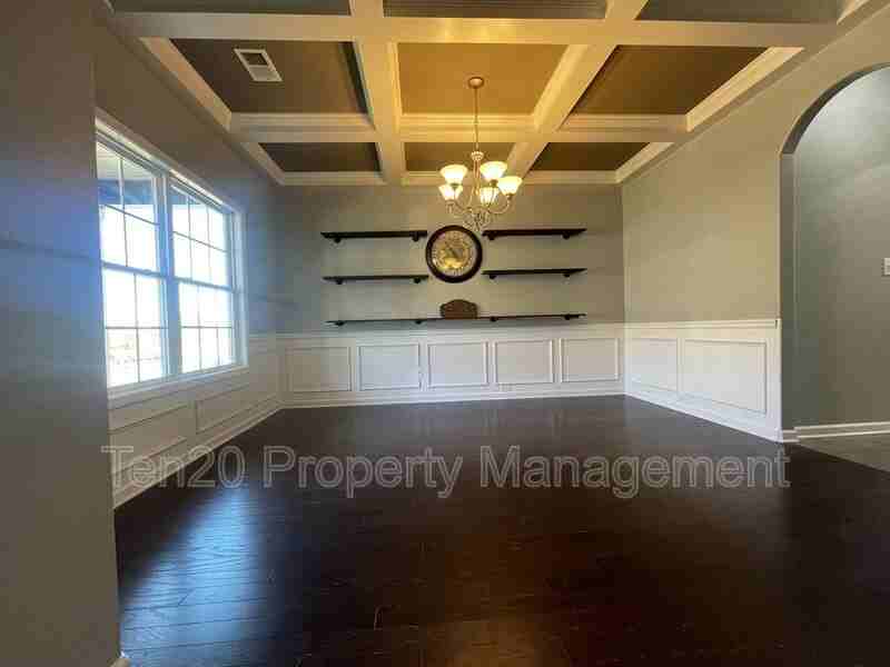 4955 Brightstar Ln - Photo 3 of 41