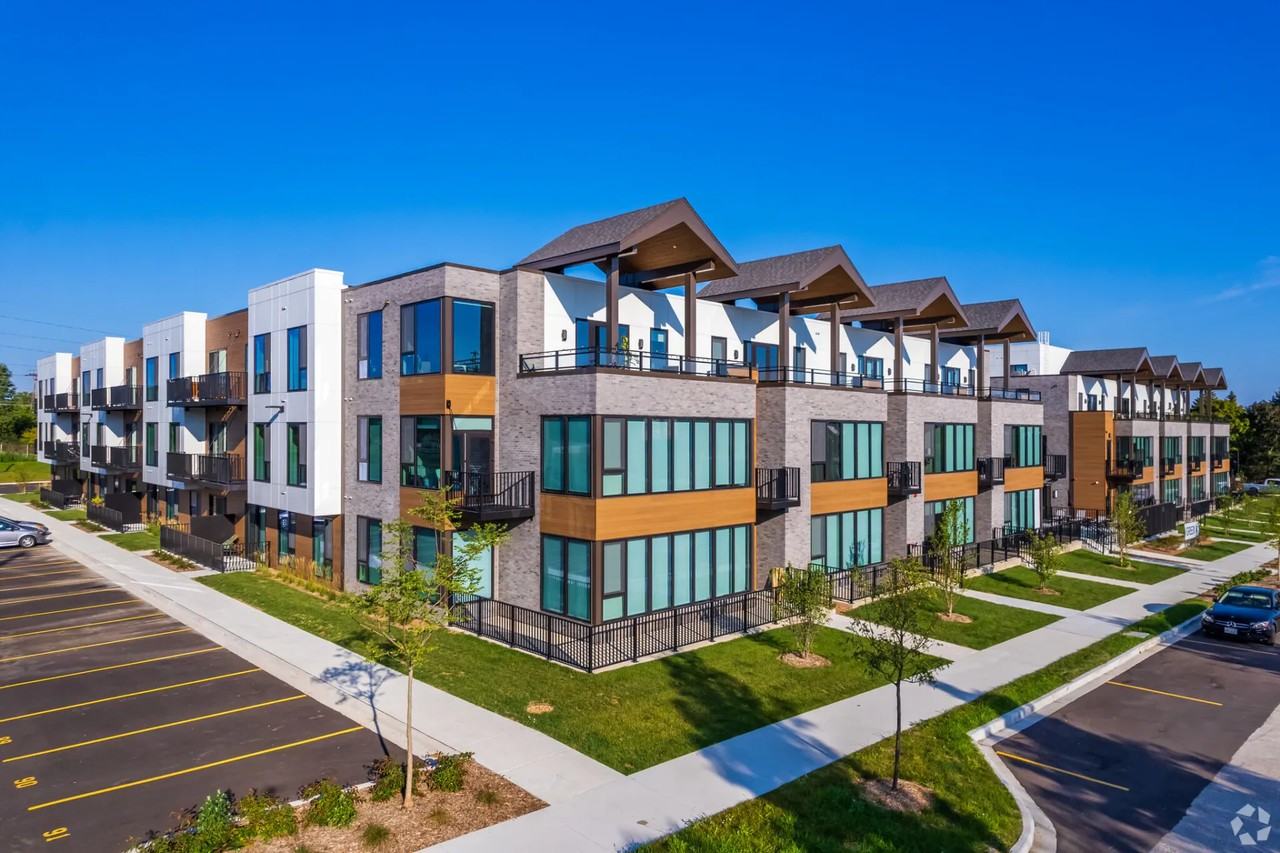 Greenlink Residences - Photo 2 of 50