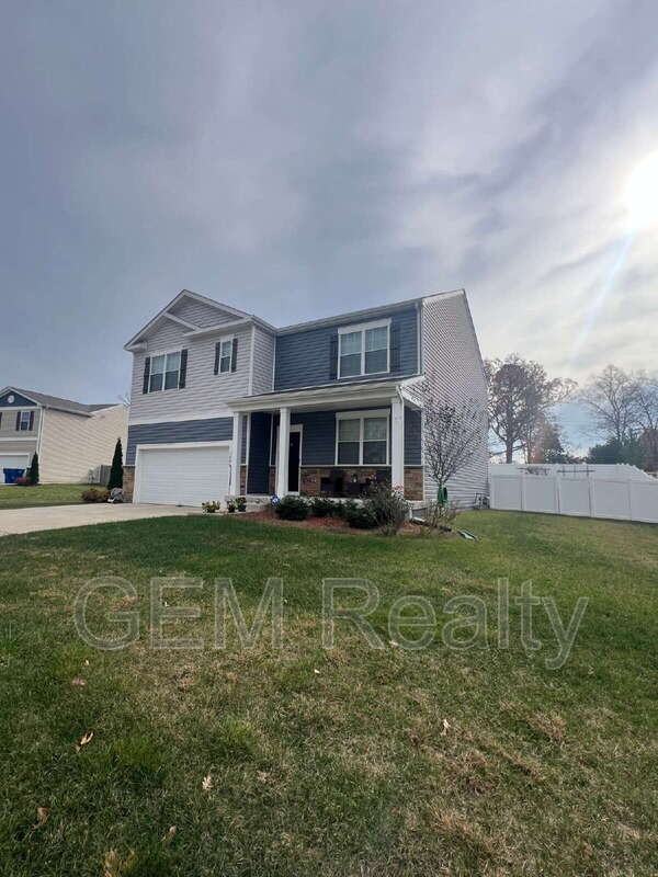 7404 Jake Ct - Photo 3 of 11